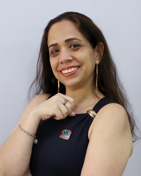 Pollyana Büll, Agente de Viagens da E3 Turismo